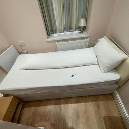Accommodation Plus London Exterior photo