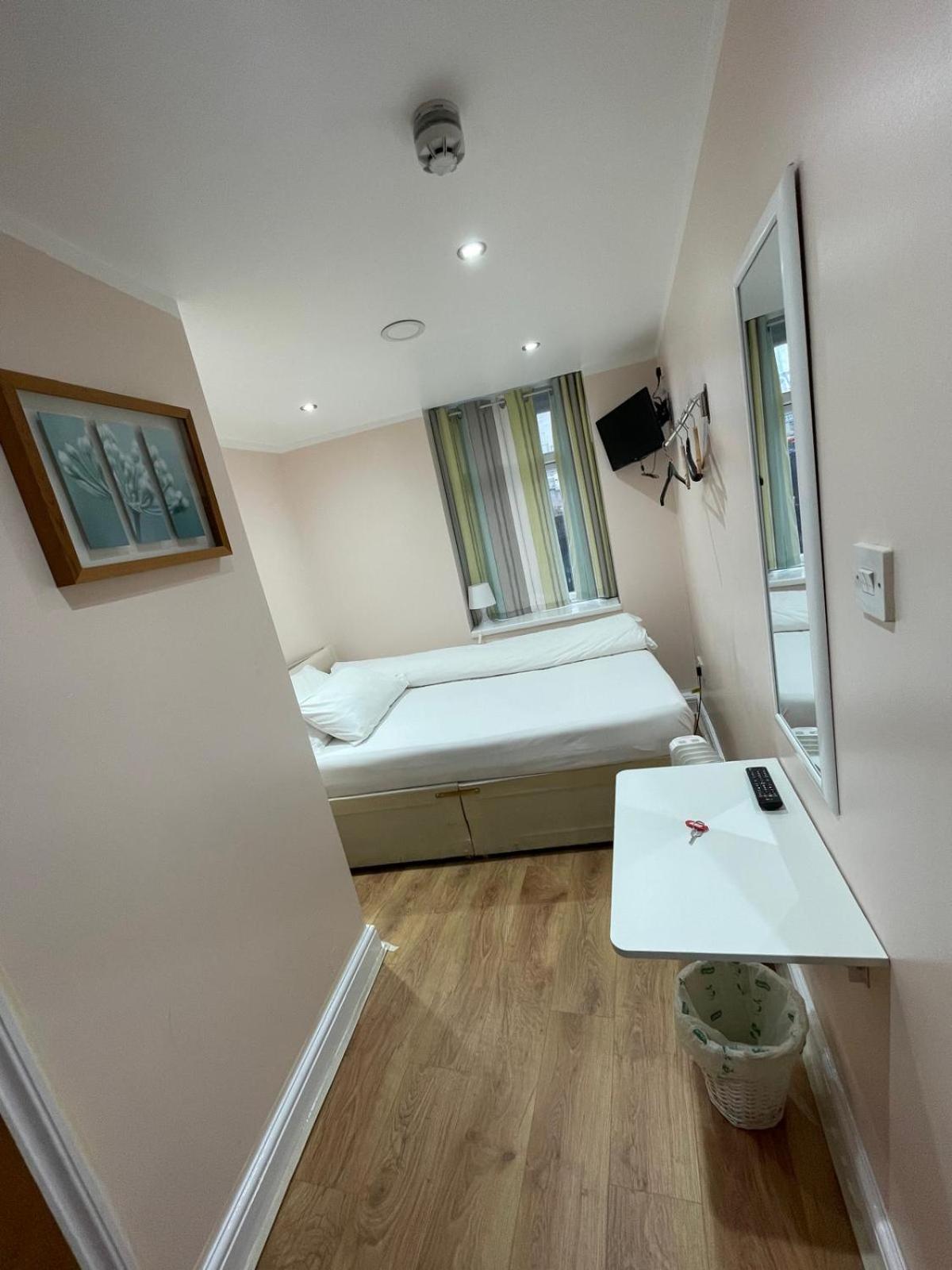 Accommodation Plus London Exterior photo