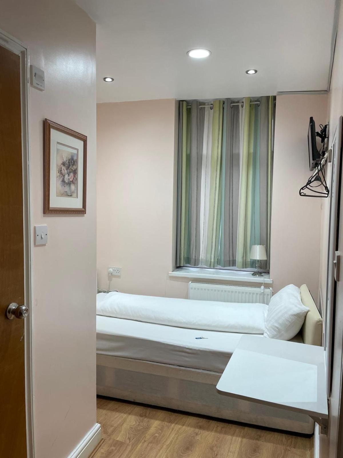 Accommodation Plus London Exterior photo