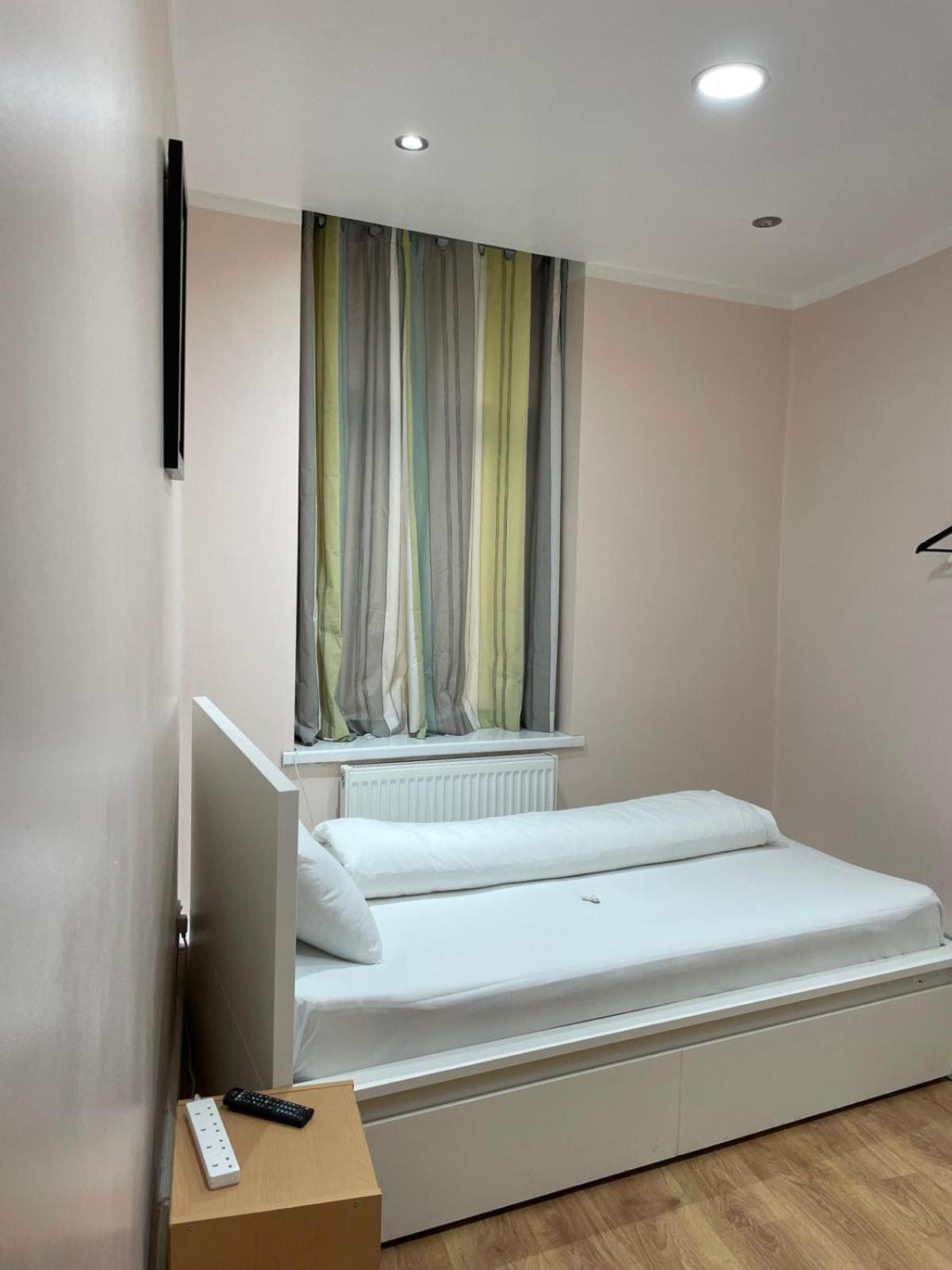Accommodation Plus London Exterior photo